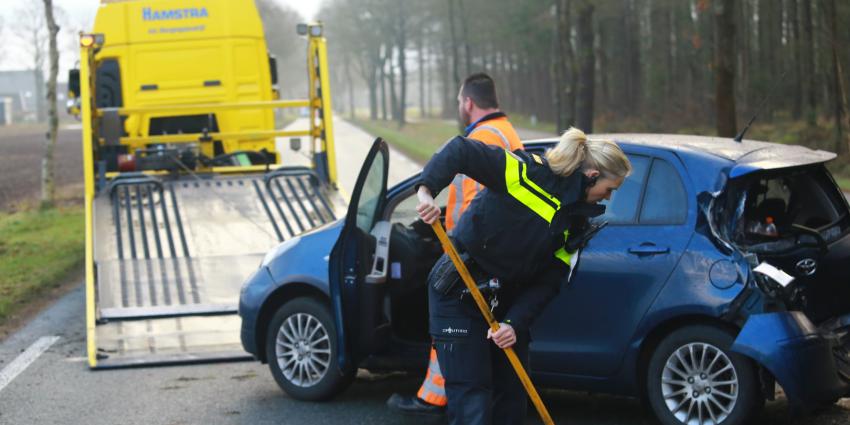 Auto van de weg geraakt