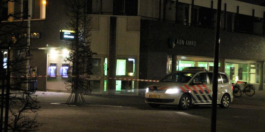 Vrouw van tas beroofd bij bank in Delfzijl