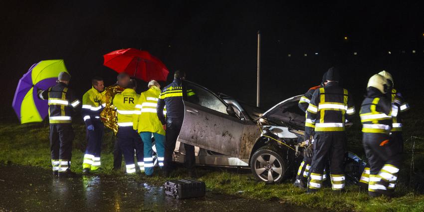 Auto in de sloot in Oirschot