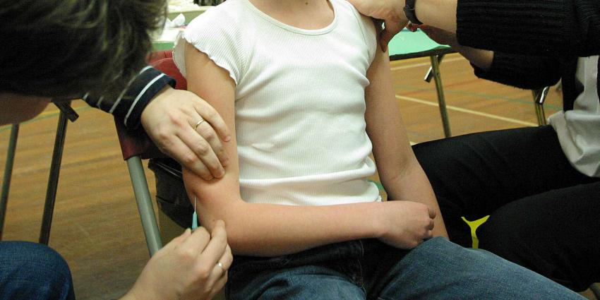 Vaccinatieronde 14- tot 18-jarigen tegen meningokokken van start