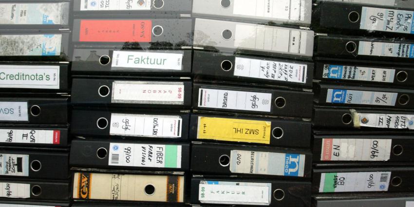 'Eén op de zes rijksambtenaren onder druk gezet om niet-integer te handelen'