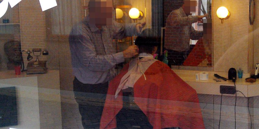 Commotie in Haagse kapperszaak om &#039;overval&#039; met &#039;vuurwapens&#039;