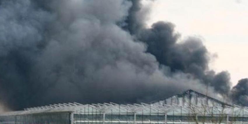 Grote brand in tuincentrum in Uddel