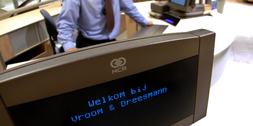 Provincies Overijssel en Drenthe helpen 800 ex-retailers met vinden nieuwe job
