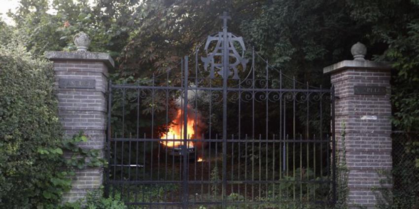 gestolen auto, uitgebrand