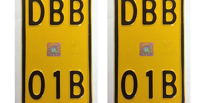 RDW brengt nieuwe kentekenreeks voor bromfietsen uit