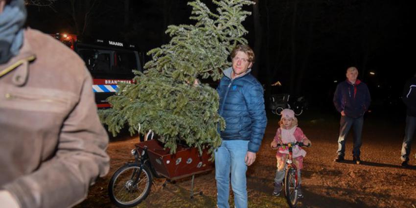 Kerstboomverbranding in Maarn, enige verbranding in regio Utrecht, groot succes 