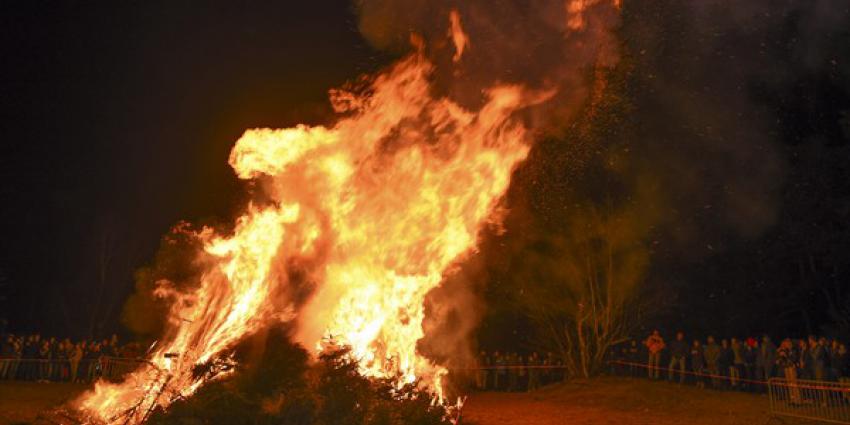 Kerstboomverbranding in Maarn, enige verbranding in regio Utrecht, groot succes 