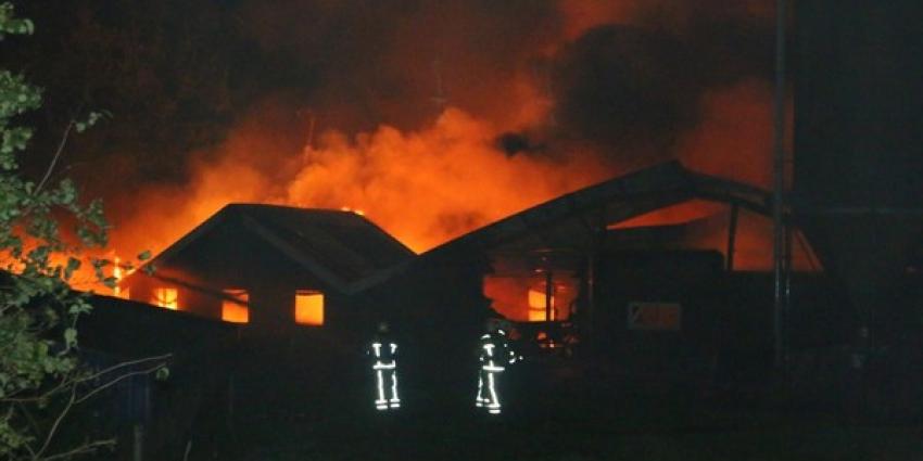 Duizenden kippen omgekomen bij grote brand Orvelte 