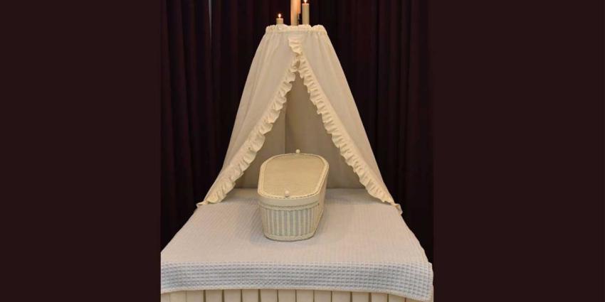 Agente schrijft ontroerend gedichtje voor overleden baby Sloterplas