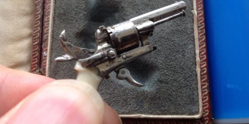 Kleinste pistool ter wereld onder de hamer
