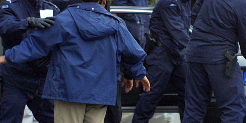 KMar houdt 2 Syriërs aan voor smokkelen 100 vluchtelingen