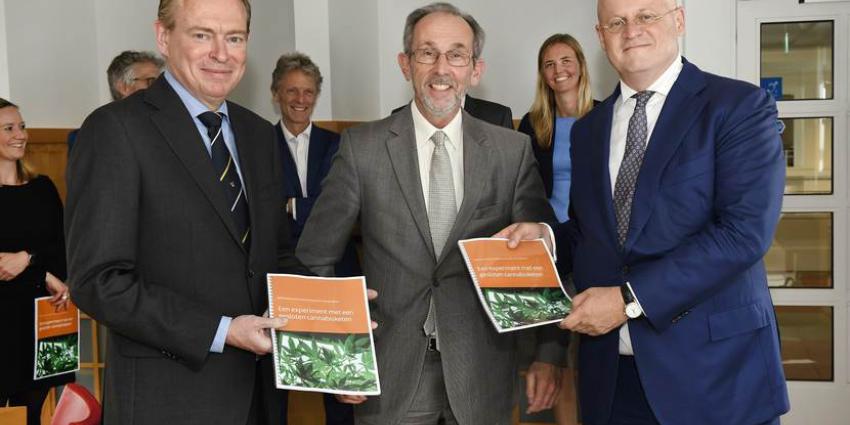 Advies experiment gesloten coffeeshopketen aangeboden aan ministers