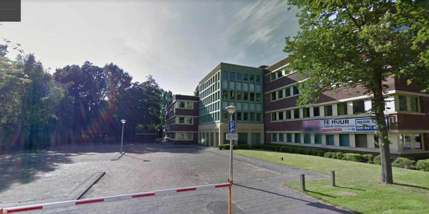 De We Are Here-groep kraakt kantoorpand in Amstelveen