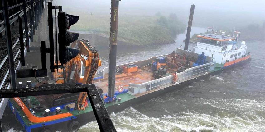 kraanschip-rws-grave