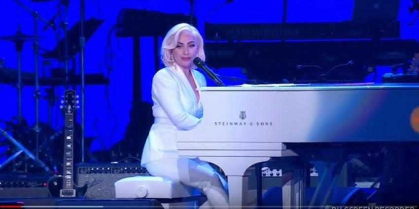Lady Gaga moet weer optredens afzeggen vanwege pijnklachten 