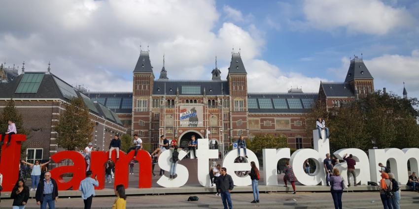 Niet alle letters I amsterdam hoeven weg