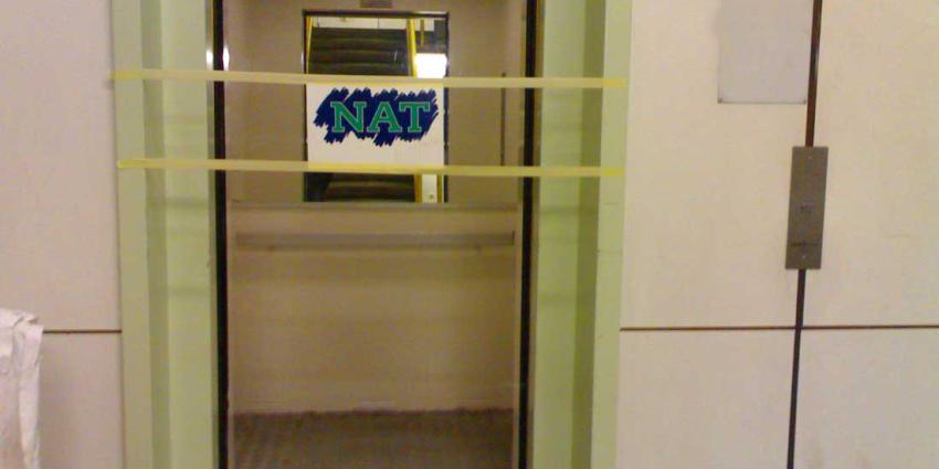 Lift stort naar beneden TU Eindhoven, één dode en één gewonde