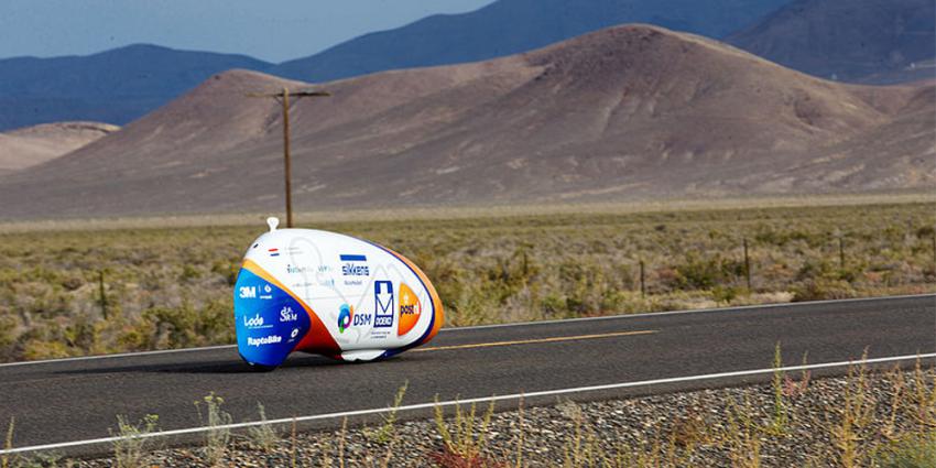 TU Delft/VU studenten winnen recordraces Battle Mountain op ligfiets