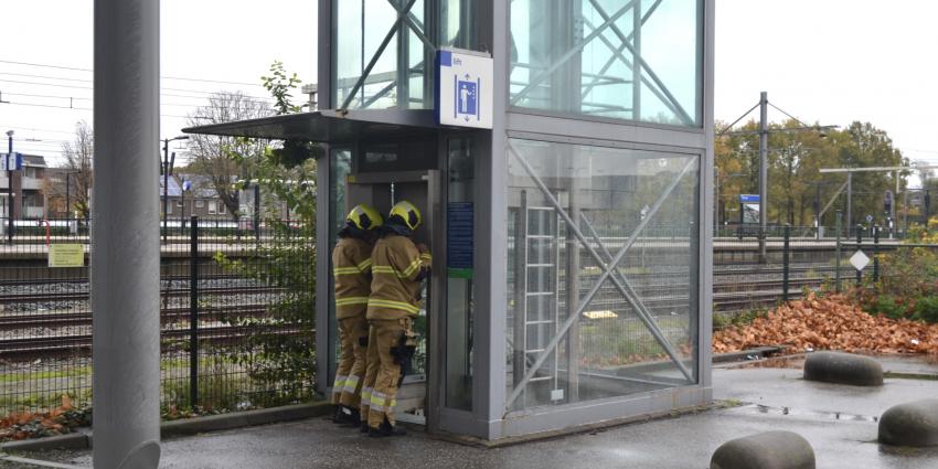 Brandweer opent lift