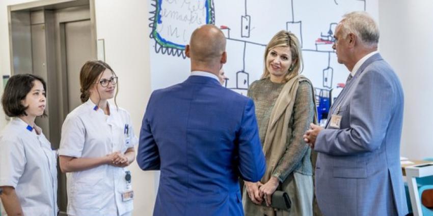 Koningin Máxima bezoekt UMCG Protonentherapiecentrum