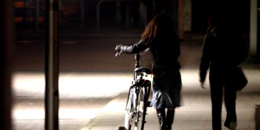 meisjes-fiets-donker