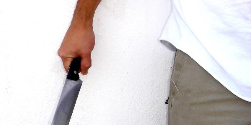 Politie onderzoekt steekincident