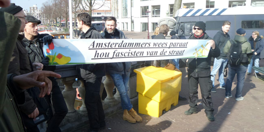 Rechts demonstreert tegen links in Amsterdam