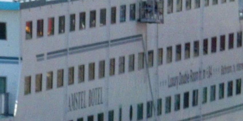 Bed-bad-broodschip voor dakloze vluchtelingen aangemeerd in Groningen