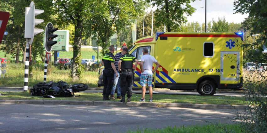 Politie onderzoekt mogelijke 'wheelie' gecrashte motorrijder