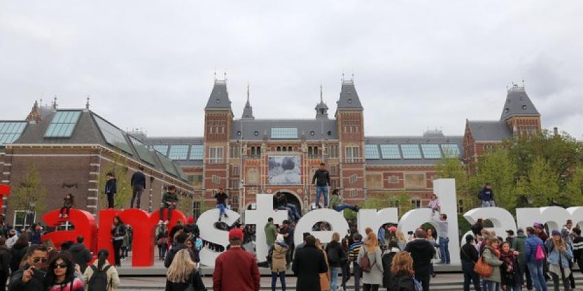 Mogelijk ook toeristische attracties in Amsterdam extra beveiligd tegen aanslagen 