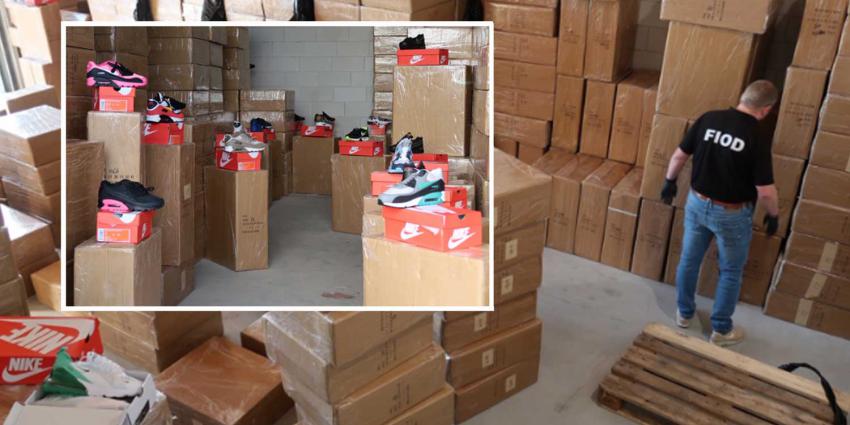 FIOD neemt 10.000 paar nep Nikes schoenen in beslag Blik op nieuws