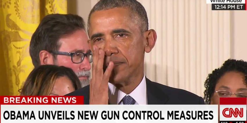 Obama in tranen tijdens speech over wapengeweld Amerika