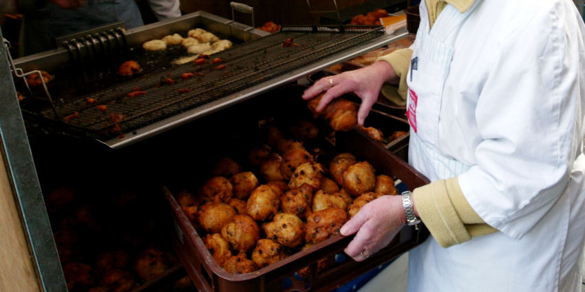 Bakker Voskamp uit Spijkenisse bakt weer de beste oliebol