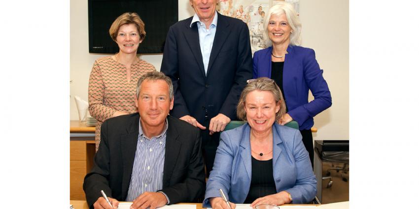 Foto van ondertekening convenant Flevoziekenhuis en AMC | Flevoziekenhuis