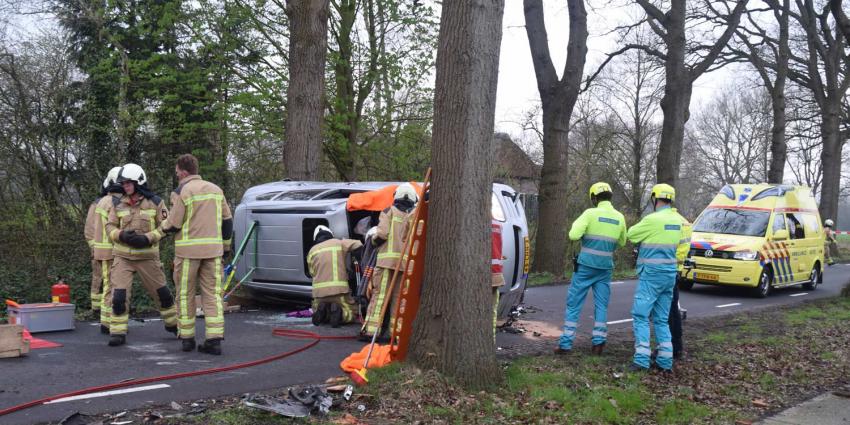 Porsche-rijder gewond na crash