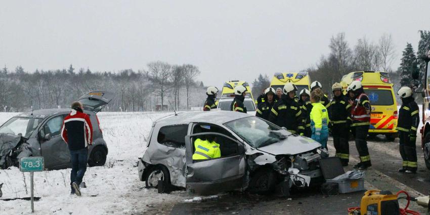 Gewonden bij frontale aanrijding door gladheid in Borger