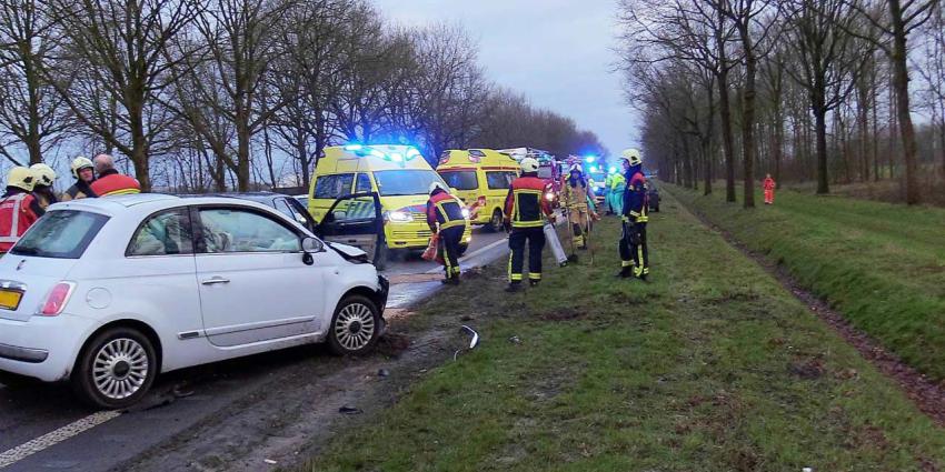 Twee gewonden bij kop staart botsing in Gieten
