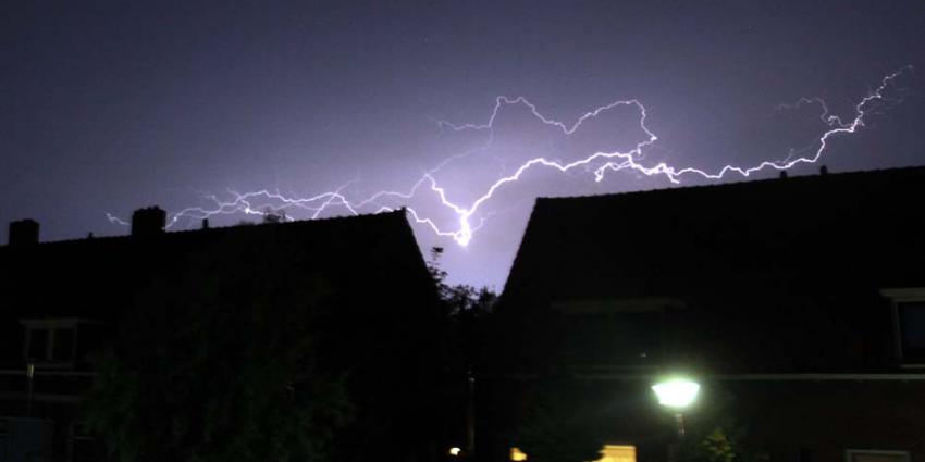 Tropische buien onderweg, maar het blijft nog even warm 