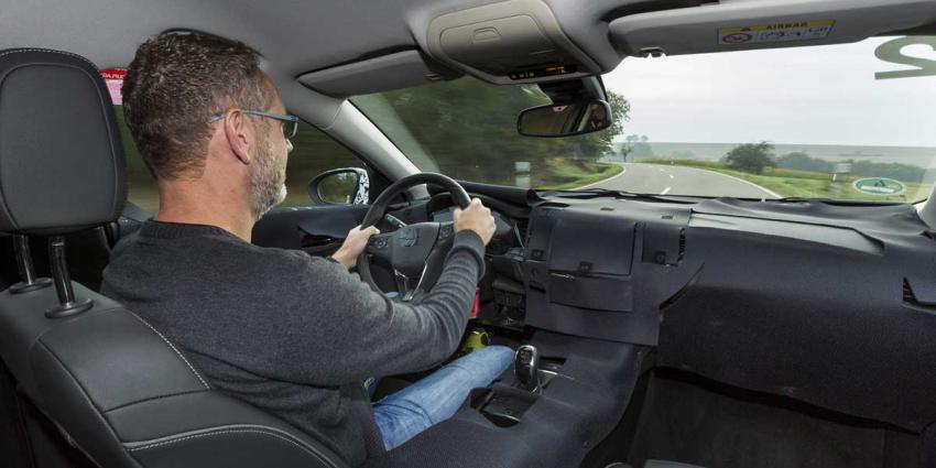 Teaserfoto's nieuwe Opel Insignia vrijgegeven