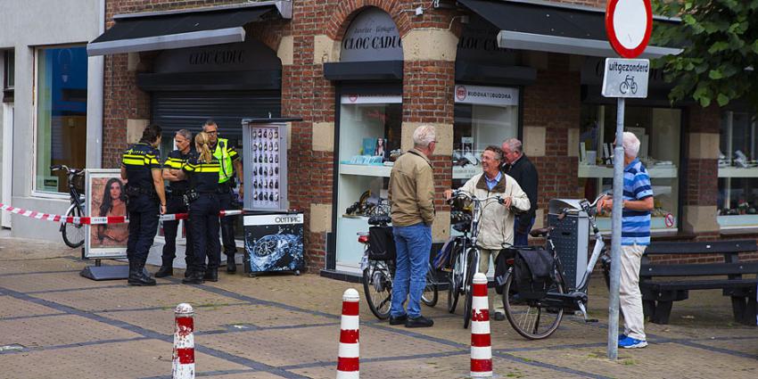 Klanten en juwelier op de grond tijdens overval in Boxtel