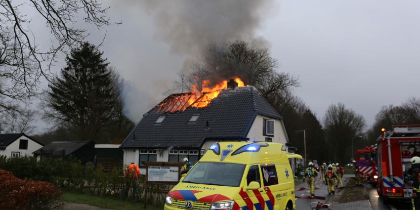 Brandweer blust brand in restaurant De Paap