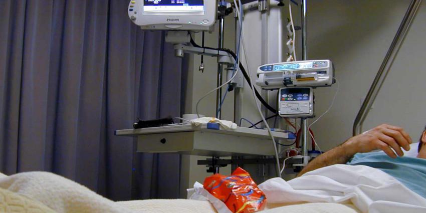 patient-bed-ziekenhuis-monitor