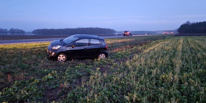 auto vast in akker langs N34