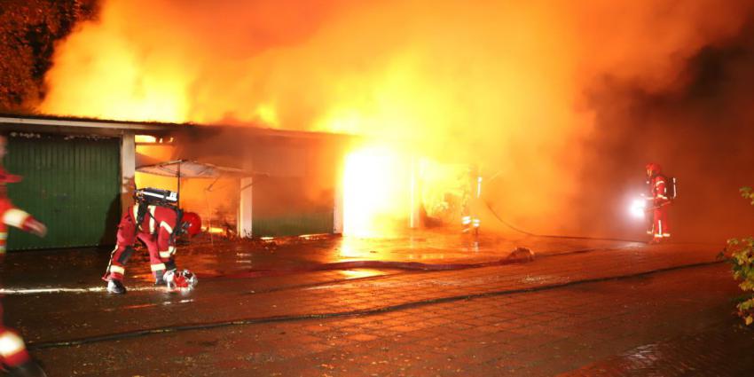 Meerdere garageboxen in brand