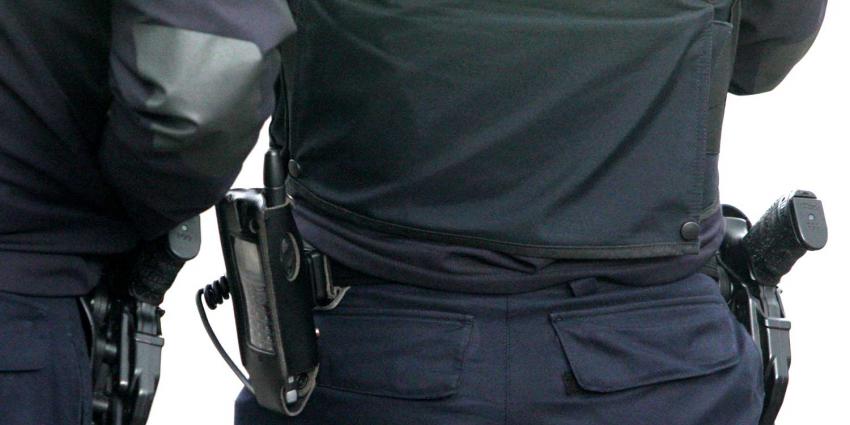 Politie stuit op anabolenlab in loods Etten-Leur