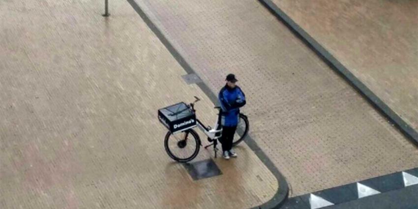  Pizzakoerier laat zien hoe het hoort, 2 minuten stilte