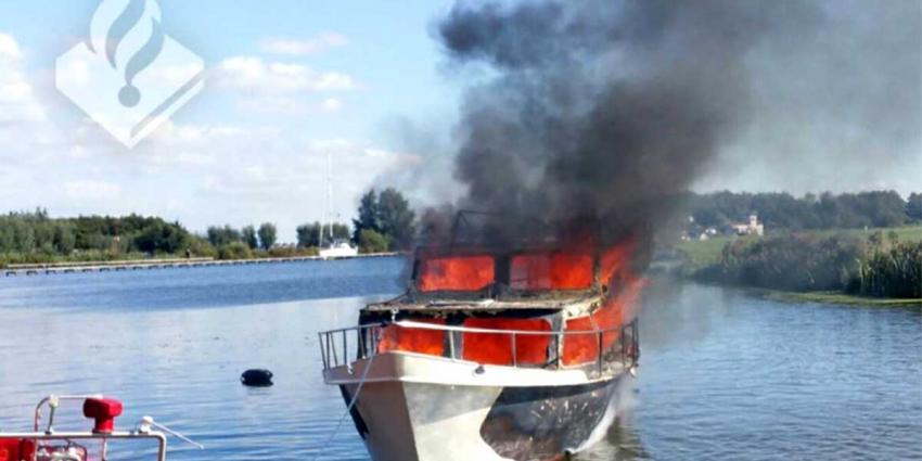 Man (56) zwaargewond na ontploffing gasfles op boot