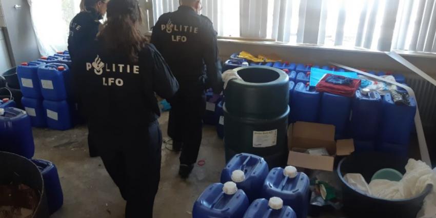 Deurwaarde en politie stuiten op afvalberg van oud drugslab