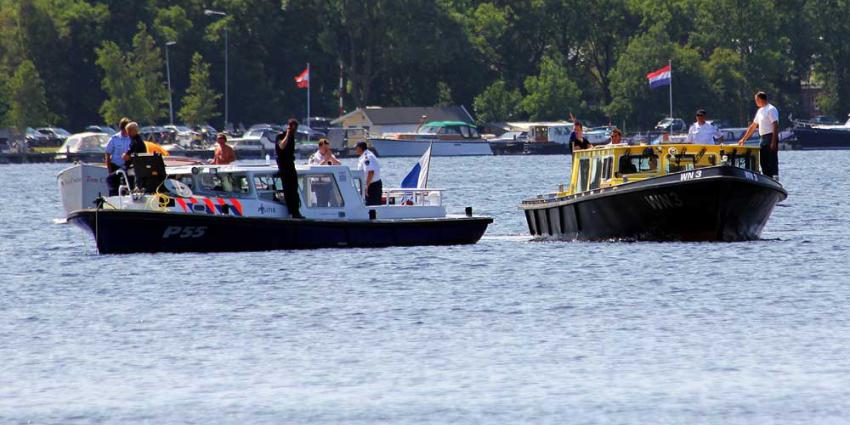 Foto van politieboot op water | BON